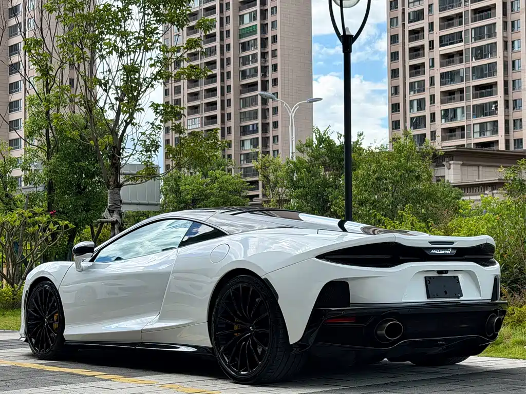 McLaren GT — миниатюра 4