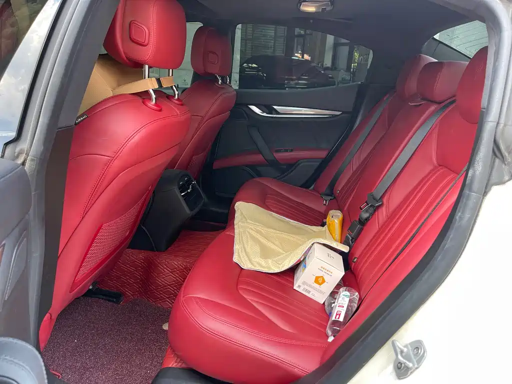 Maserati Levante — миниатюра 6
