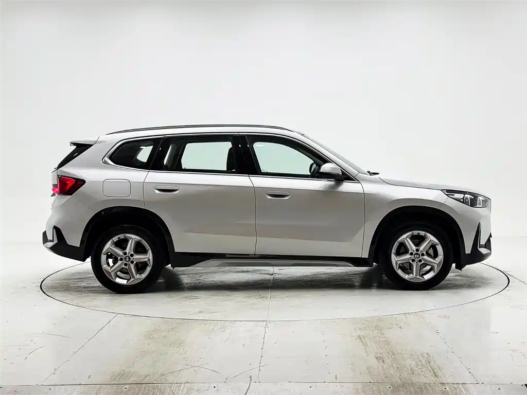 BMW X1 - фото 9
