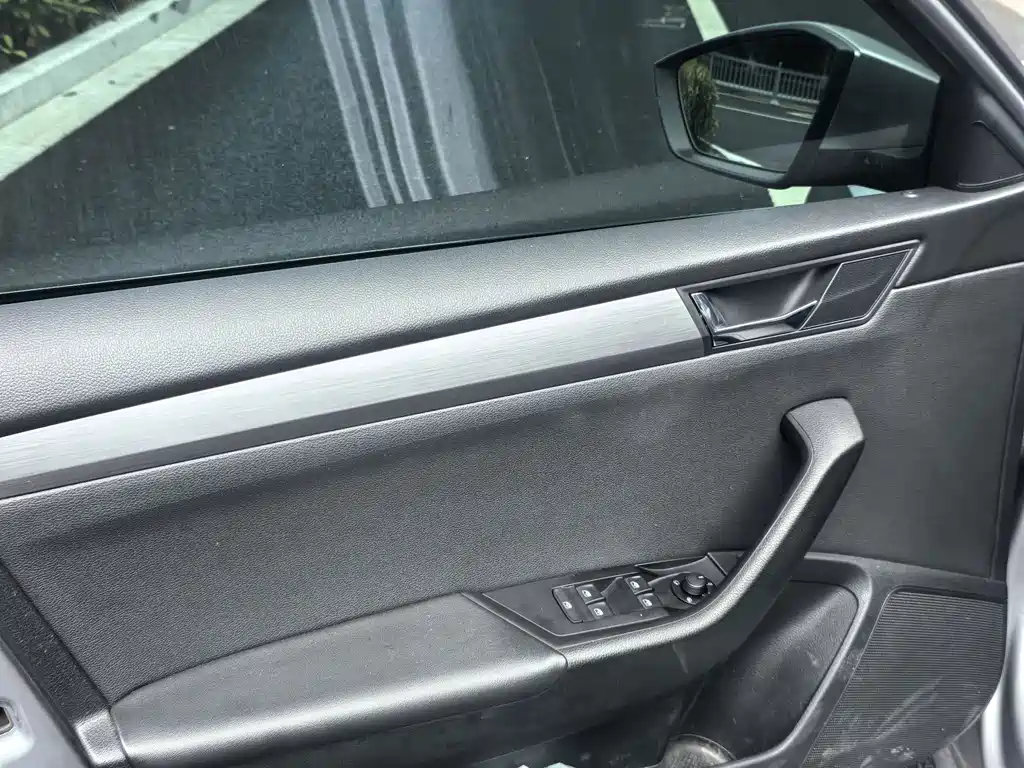 Skoda Superb — миниатюра 6