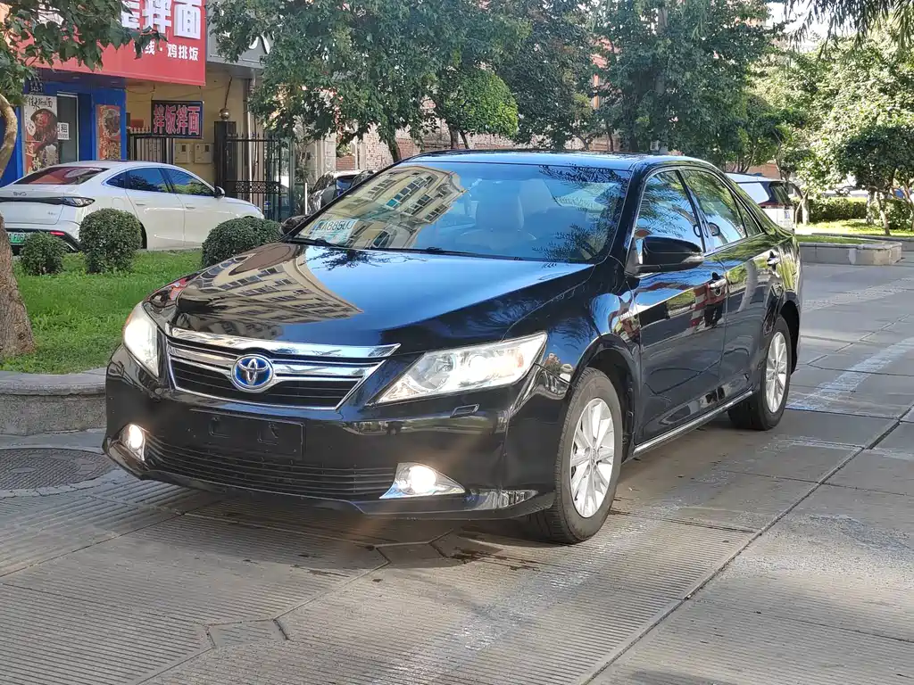 Toyota Camry — миниатюра 2