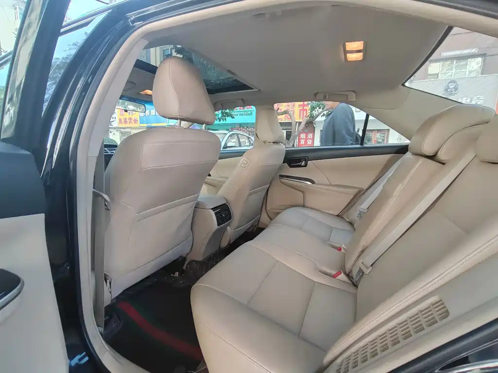 Toyota Camry — миниатюра 9