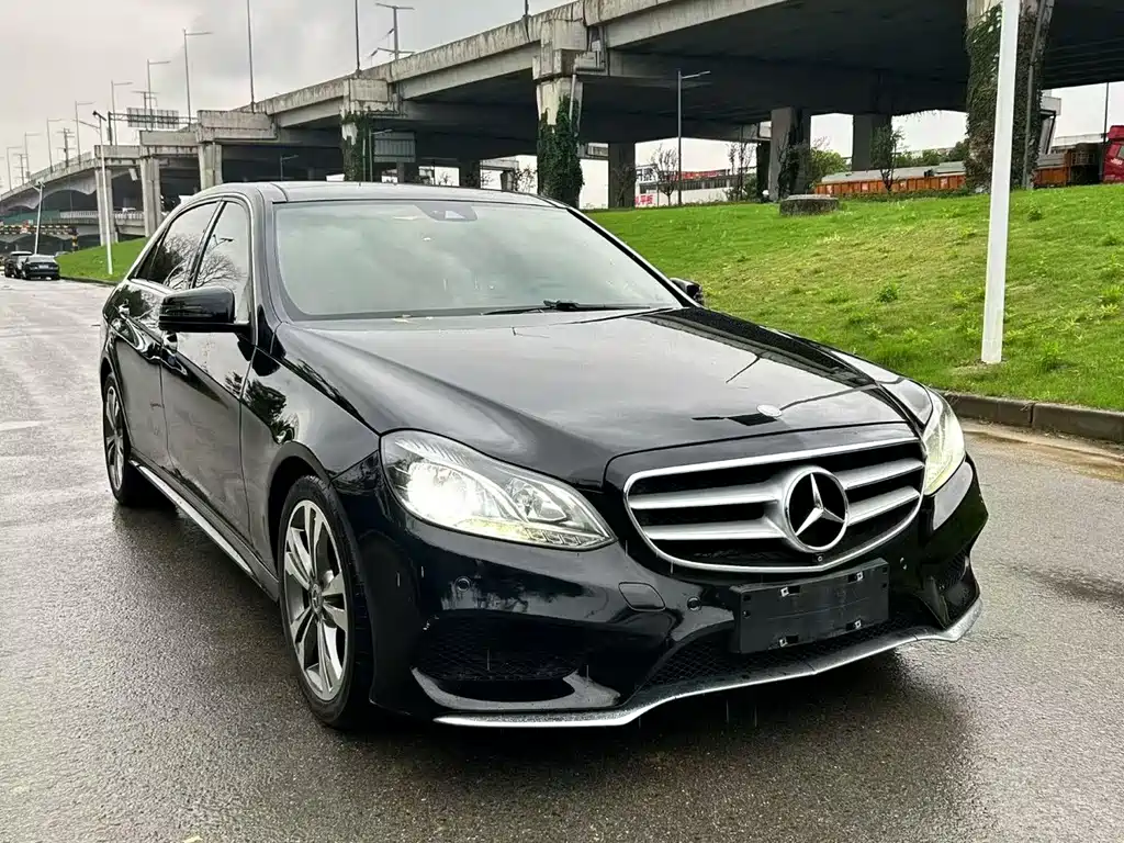 Mercedes-Benz E-Class — миниатюра 2