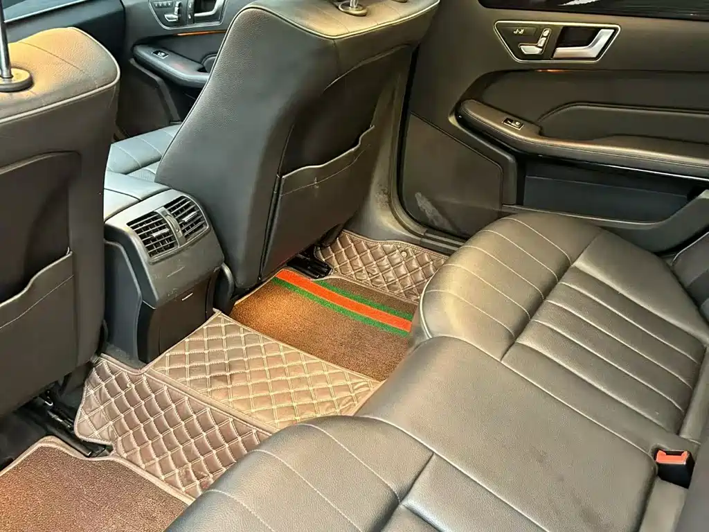 Mercedes-Benz E-Class — миниатюра 5