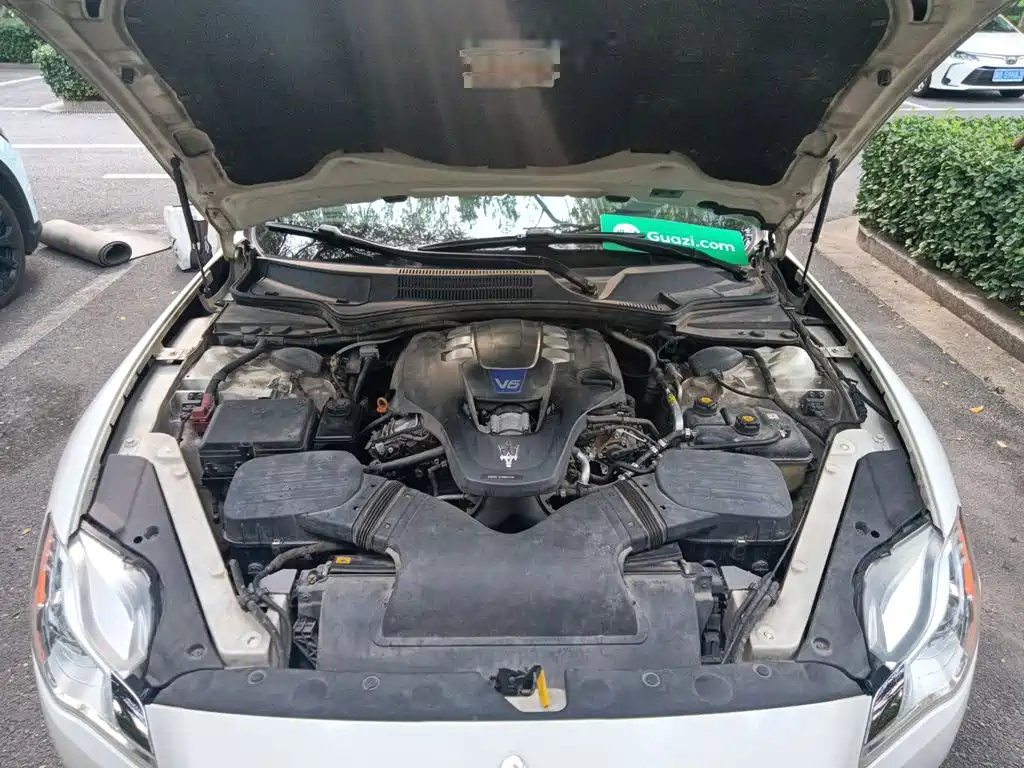 Maserati Quattroporte — миниатюра 16