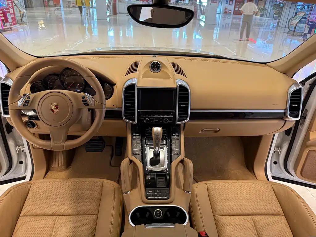 Porsche Cayenne — миниатюра 16