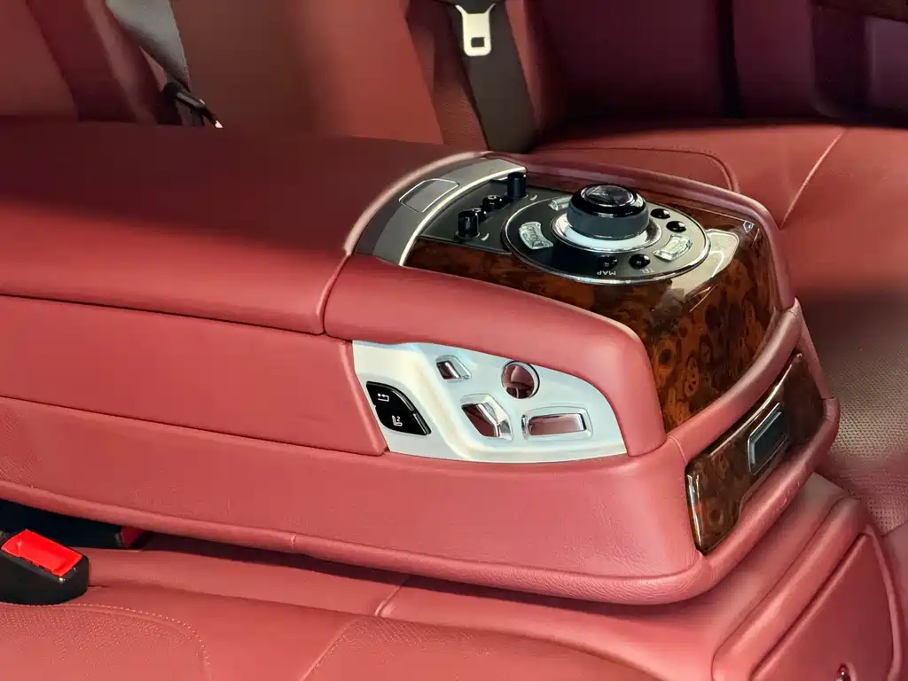 Rolls-Royce Ghost — миниатюра 9