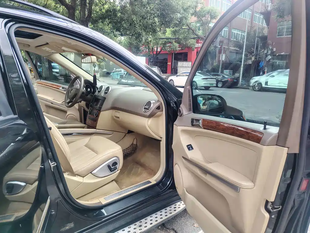 Mercedes-Benz M-Class — миниатюра 5