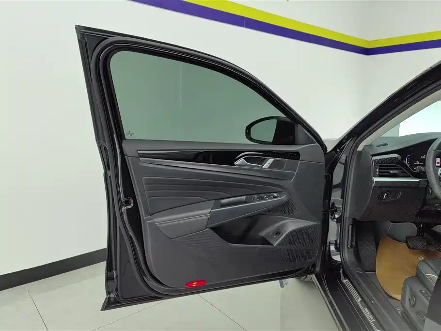 Volkswagen Passat 2024 330TSI Elite