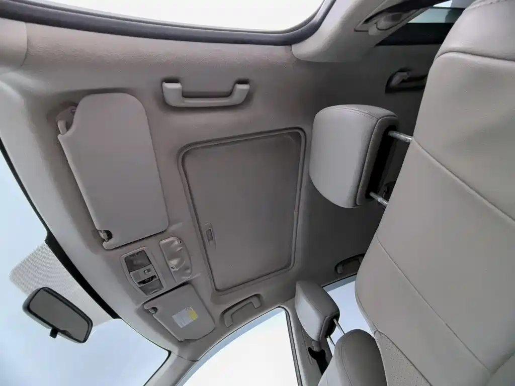 Mitsubishi Outlander (Import) — миниатюра 14