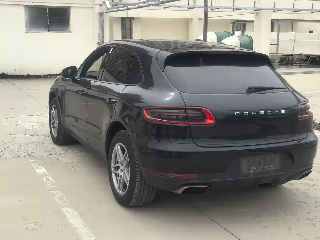 Porsche Macan — миниатюра 5