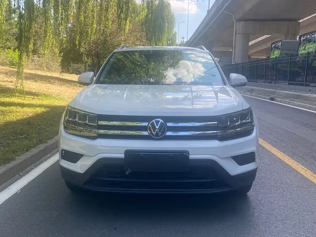 Volkswagen Tharu — миниатюра 2