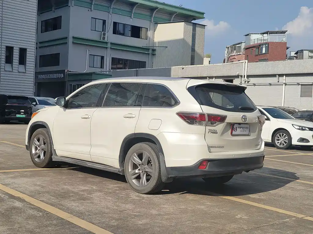 Toyota Highlander — миниатюра 5