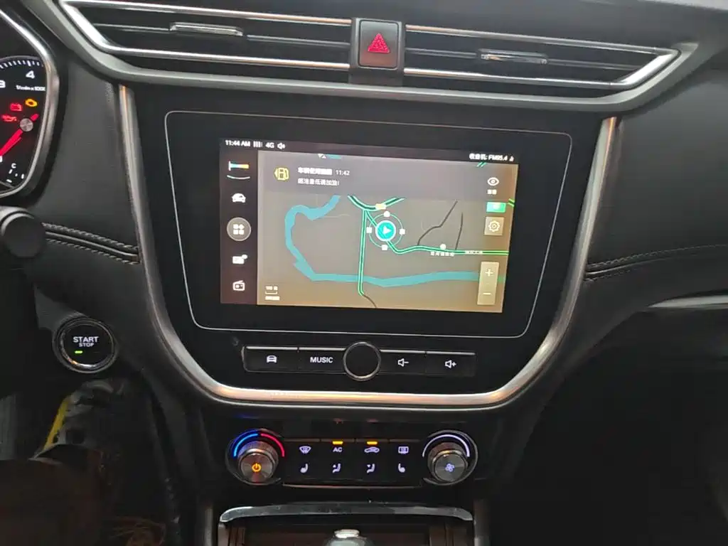 Roewe RX3 — миниатюра 13