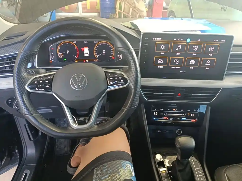 Volkswagen Tiguan L — миниатюра 10