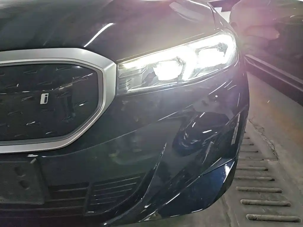 BMW i3 — миниатюра 24
