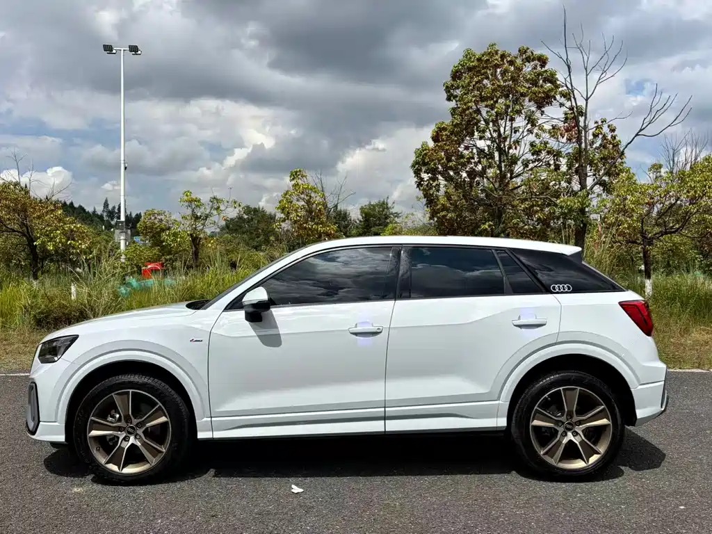 Audi Q2L — миниатюра 10