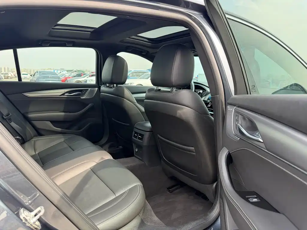 Cadillac CT5 — миниатюра 8