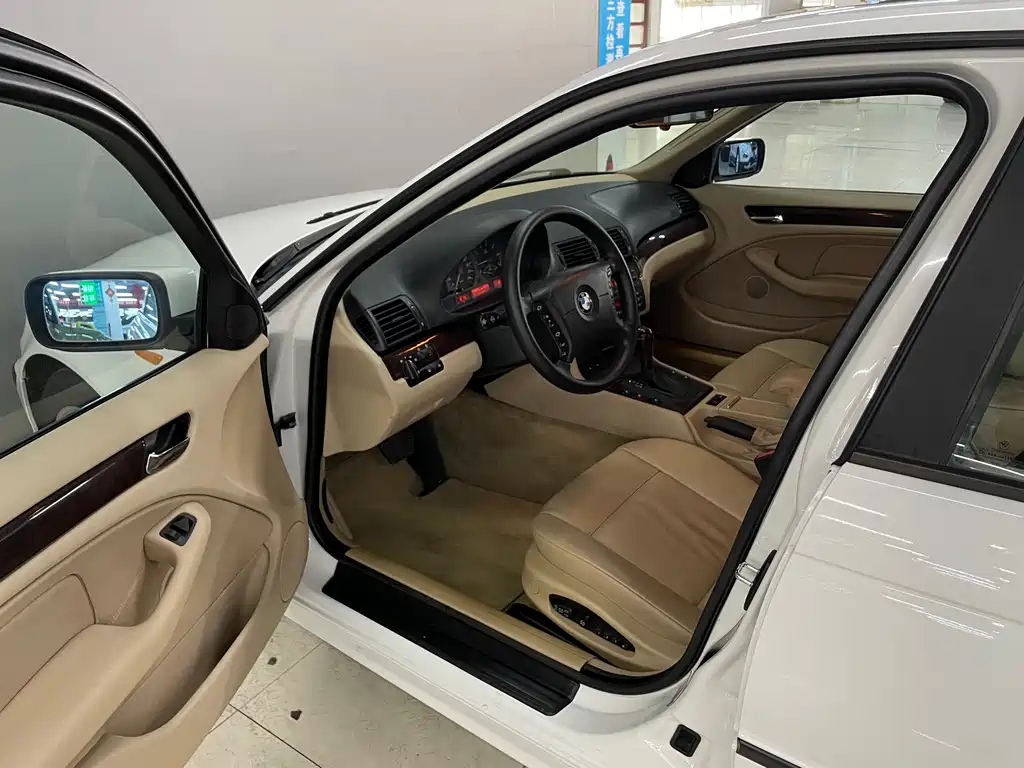 BMW 3 Series 3 2004 318i