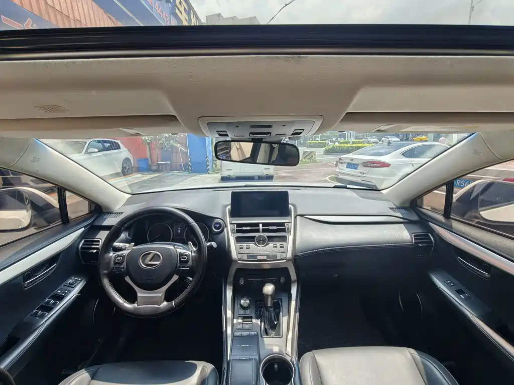 Lexus NX — миниатюра 8