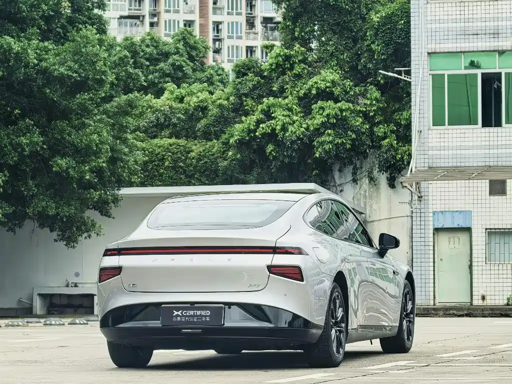 XPeng P7 — миниатюра 4