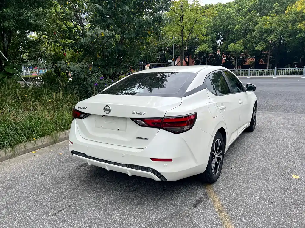 Nissan Sylphy — миниатюра 7