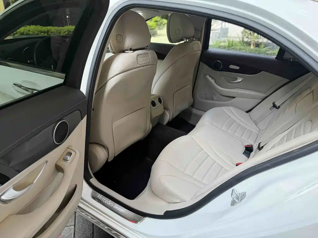 Mercedes-Benz C-Class — миниатюра 8