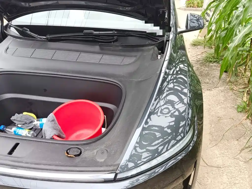 Tesla Model Y — миниатюра 22