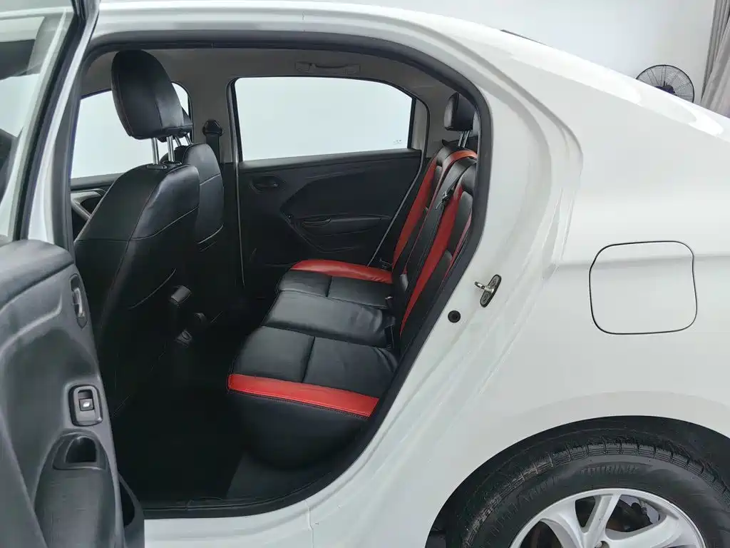 Citroen Elysee — миниатюра 15
