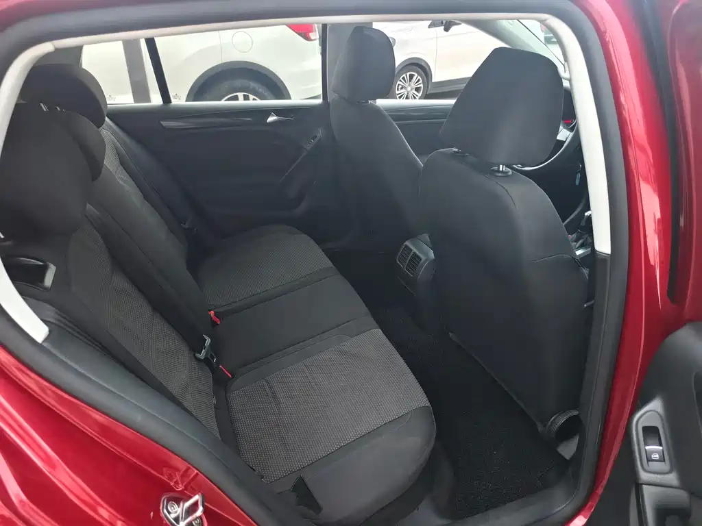 Volkswagen Golf — миниатюра 8