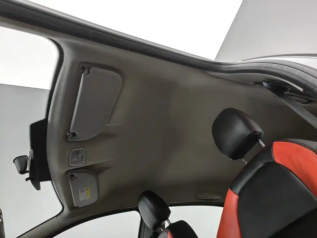 Citroen Elysee — миниатюра 14