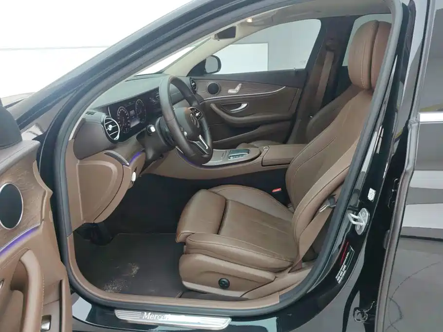 Mercedes-Benz E-Class — миниатюра 9
