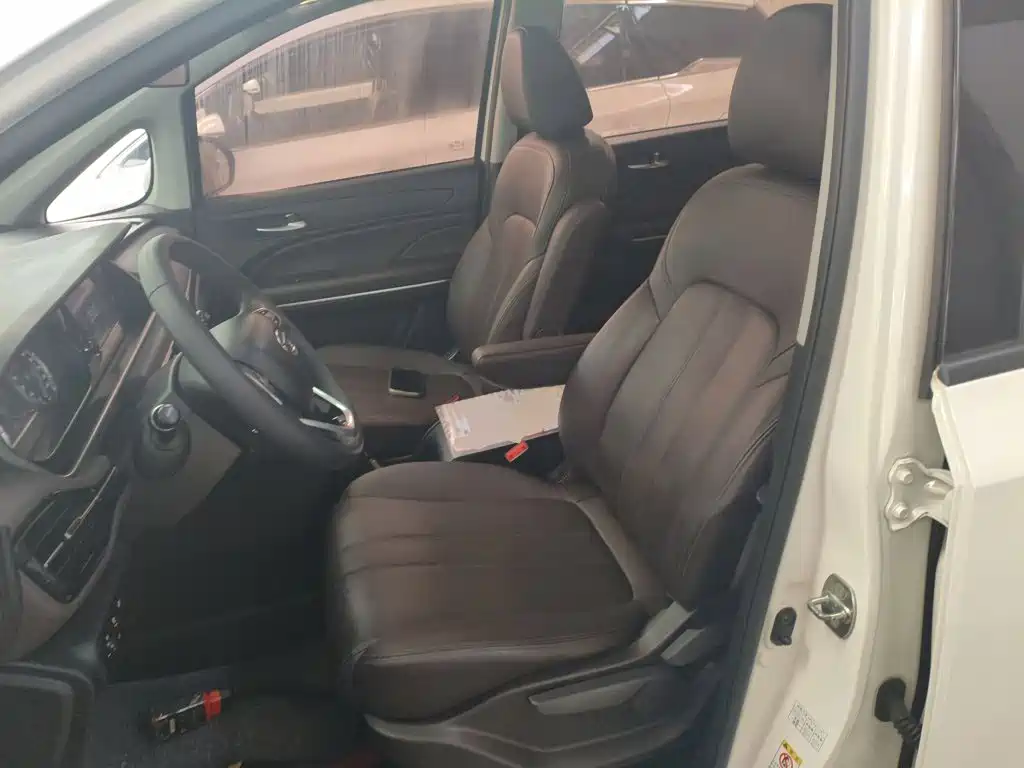 GAC Motor Trumpchi M6 — миниатюра 15