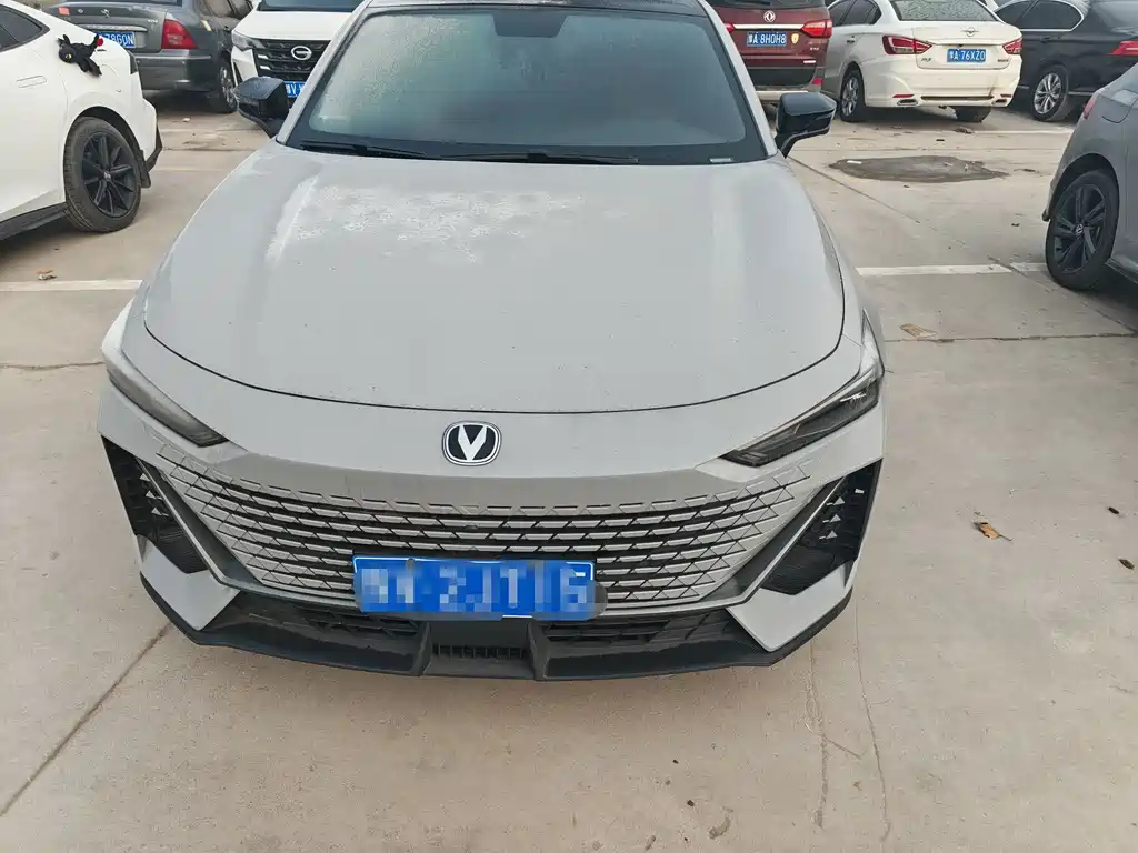 CHANGAN UNI V