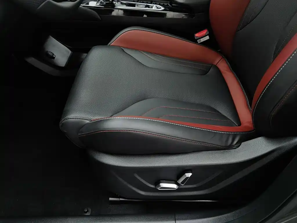 Geely Binyue — миниатюра 20