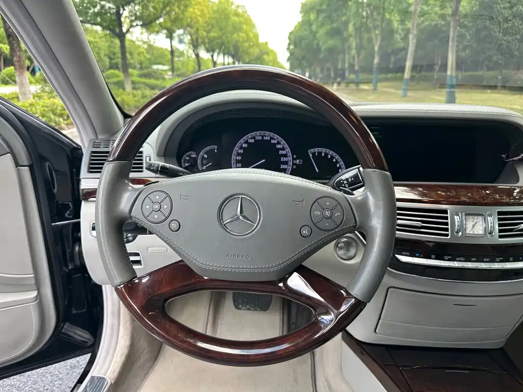 Mercedes-Benz S-Class — миниатюра 10