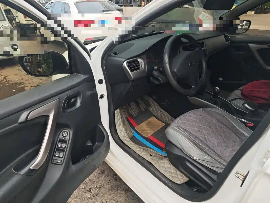 Citroen Elysee — миниатюра 17