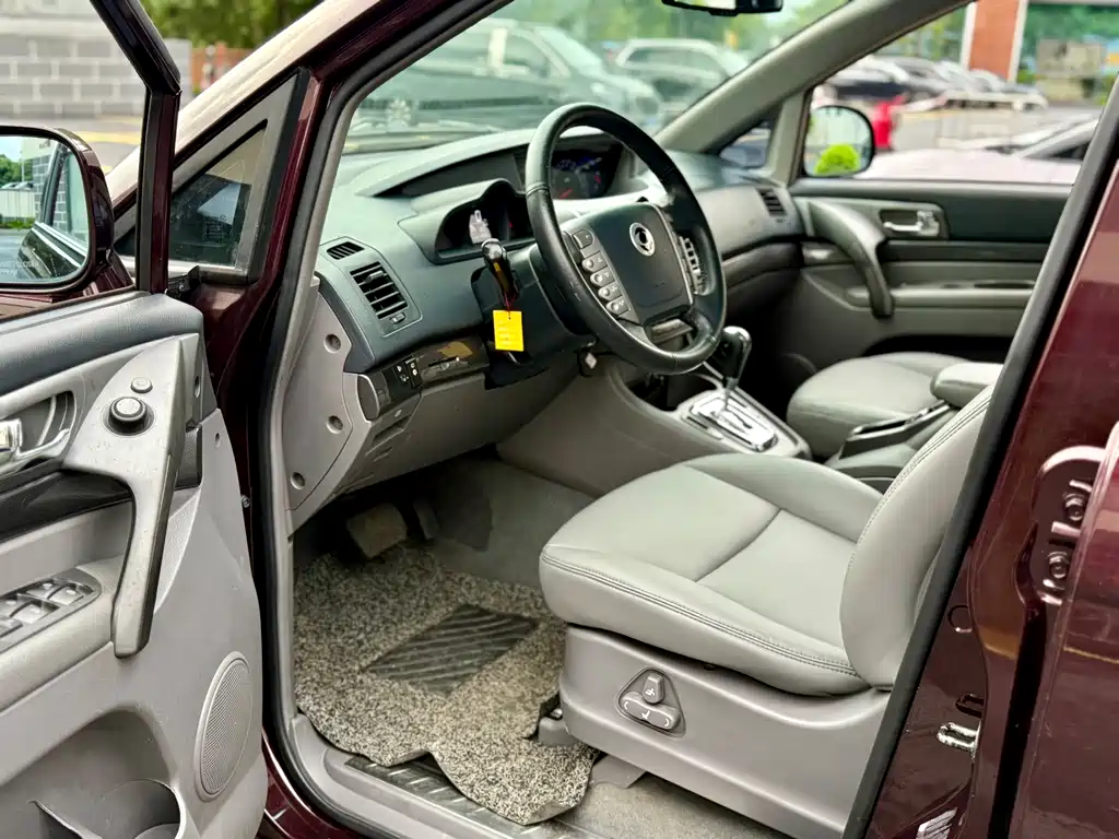 SsangYong Rodius — миниатюра 10