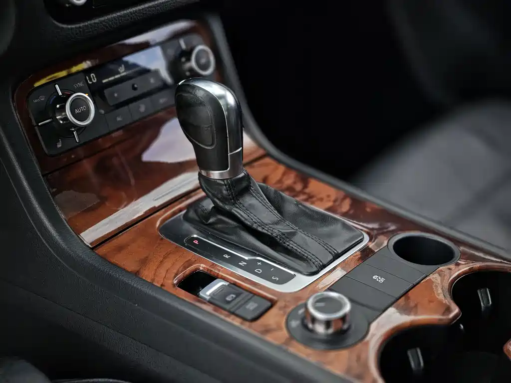 Volkswagen Touareg — миниатюра 15