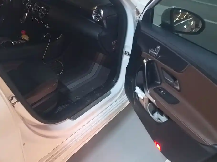 Mercedes-Benz A-Class — миниатюра 8