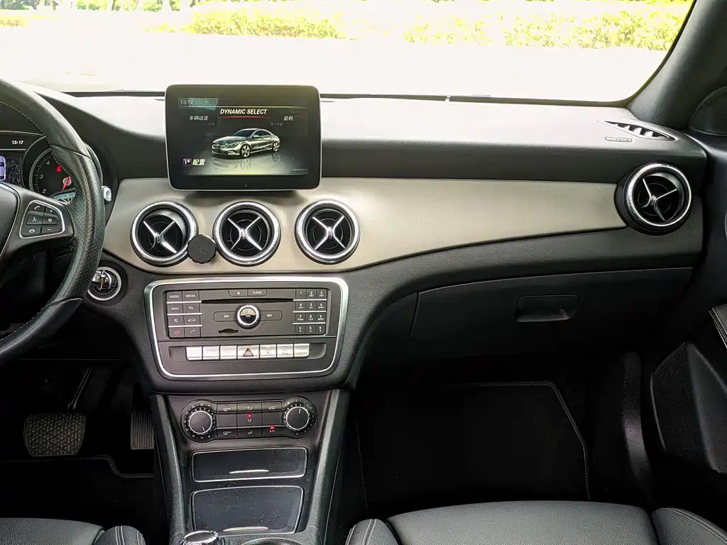 Mercedes-Benz CLA (Import) — миниатюра 11