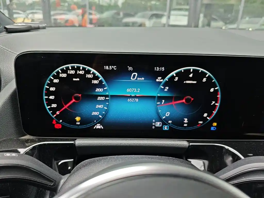 Mercedes-Benz GLA — миниатюра 12