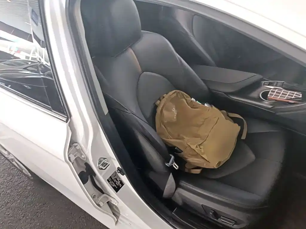 Toyota Camry — миниатюра 25
