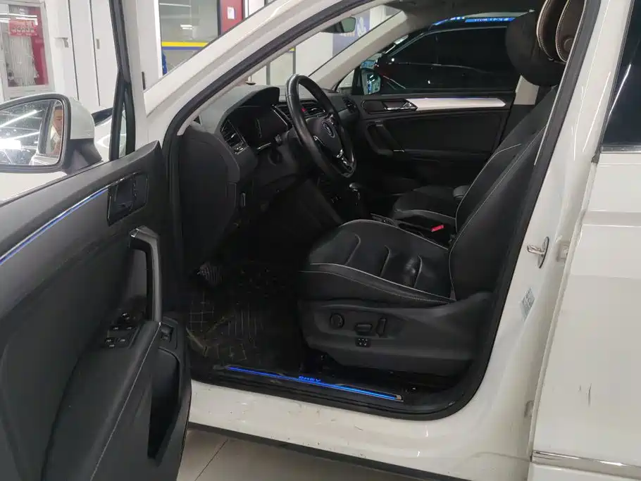 Volkswagen Tiguan L PHEV — миниатюра 9