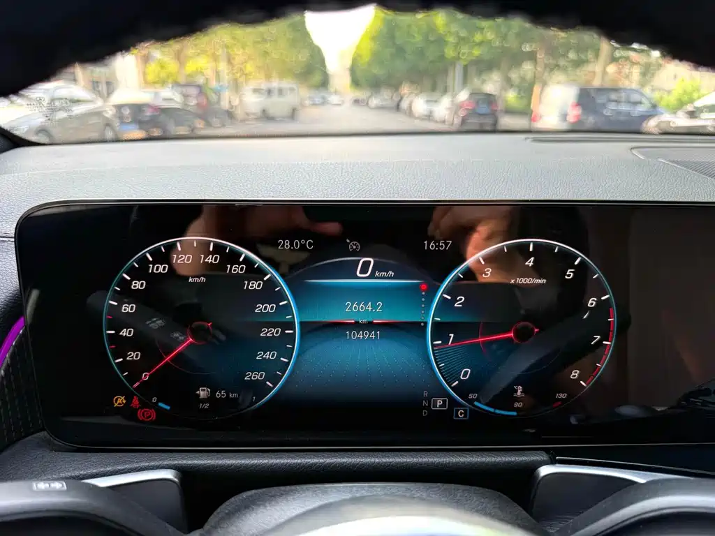 Mercedes-Benz GLB — миниатюра 13