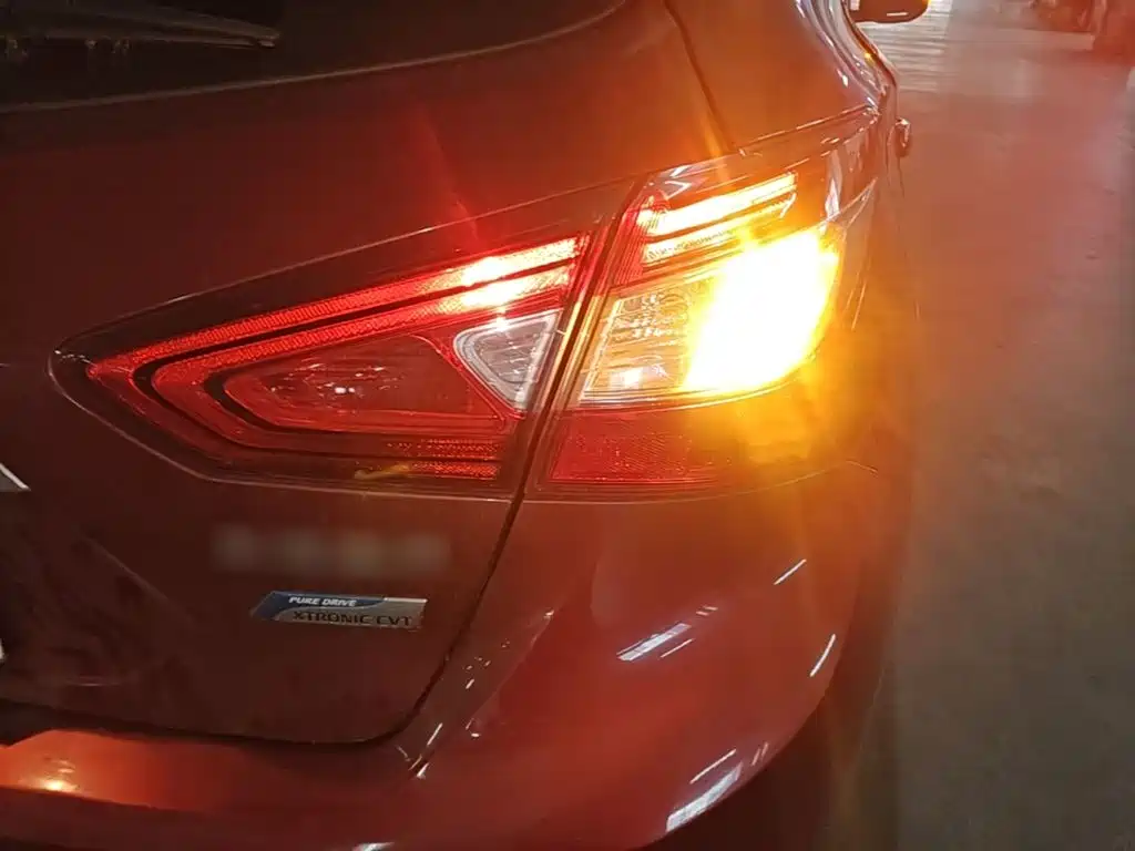 Nissan Tiida — миниатюра 8