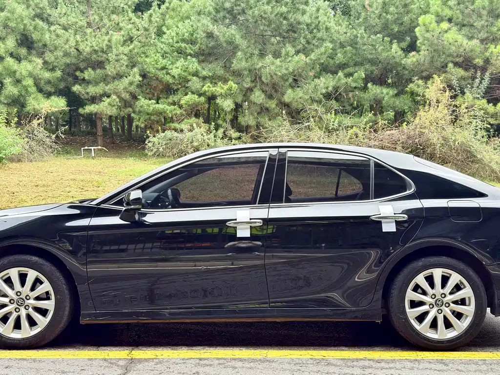 Toyota Camry — миниатюра 3