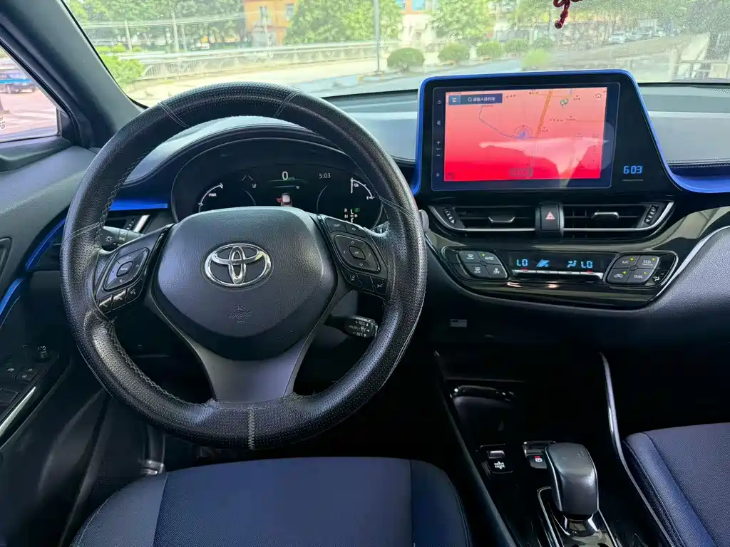 Toyota C-HR EV — миниатюра 7