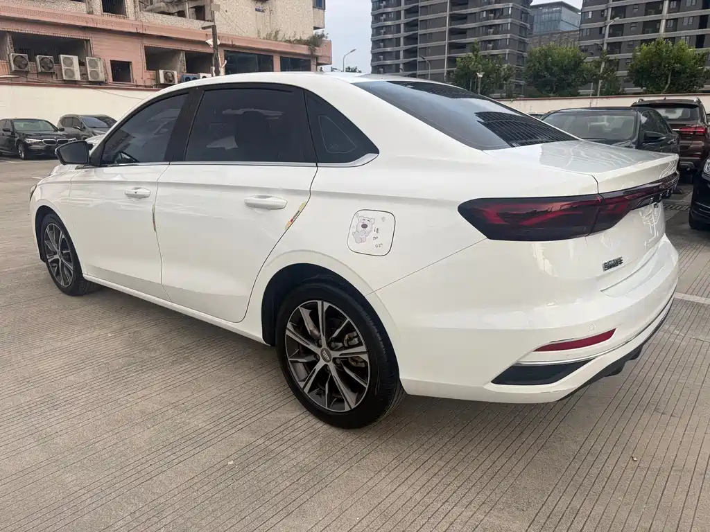 Geely Emgrand — миниатюра 11