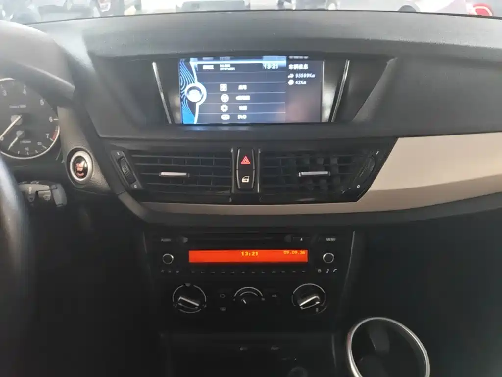 BMW X1 — миниатюра 13